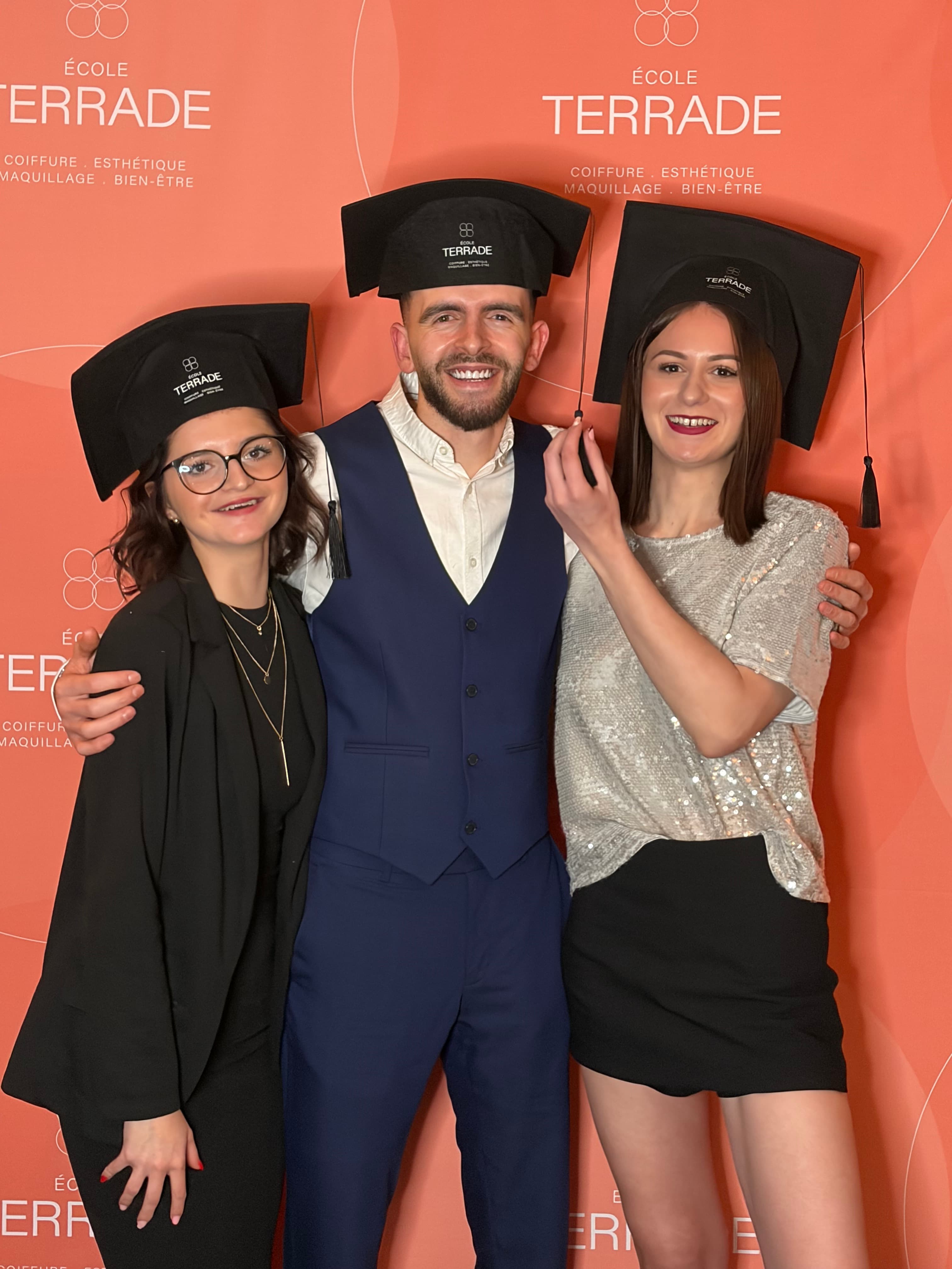 Ambassadeurs diplômés de l’École Terrade Dijon lors de leur cérémonie de remise des diplômes